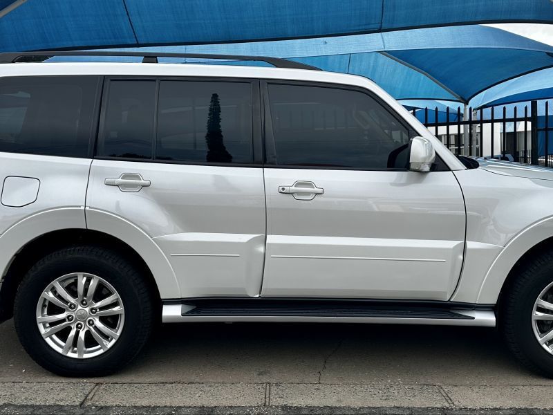 Lyalonga Mitsubishi Pajero atulanditha mo Namibia