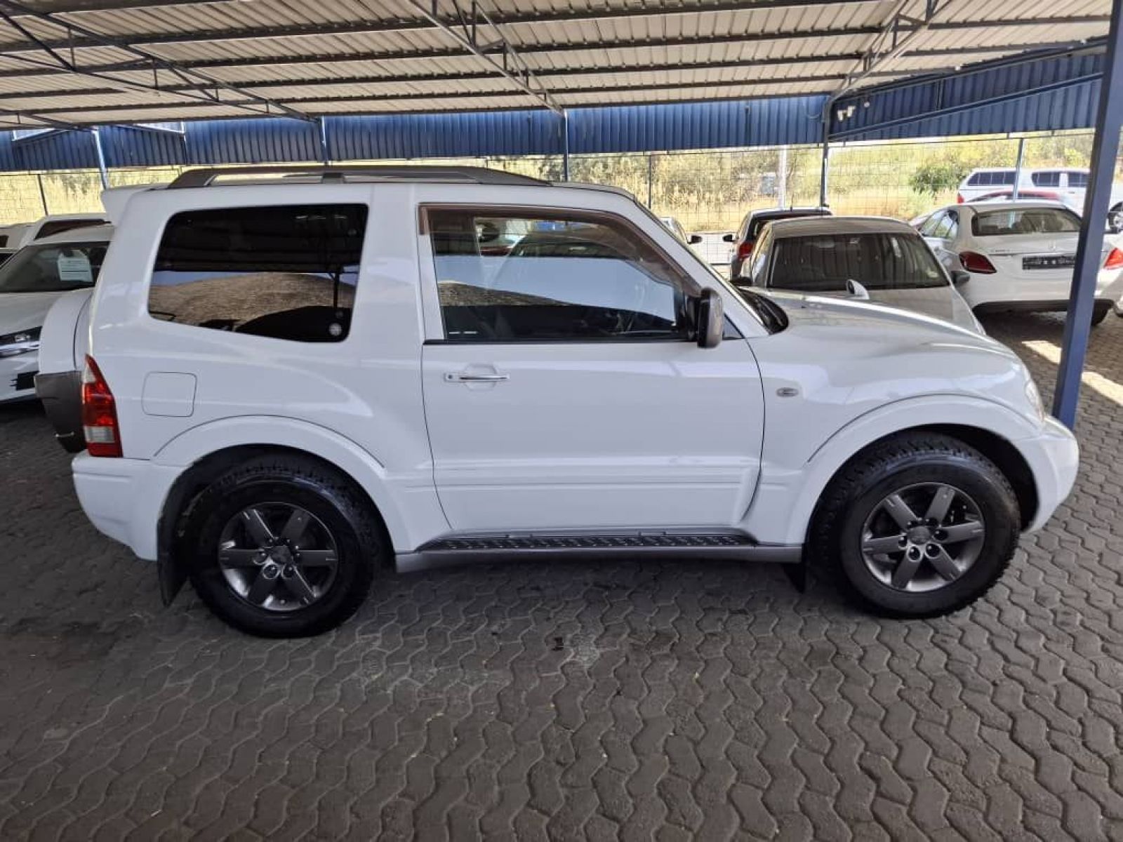 Lyalonga Mitsubishi Pajero atulanditha mo Namibia