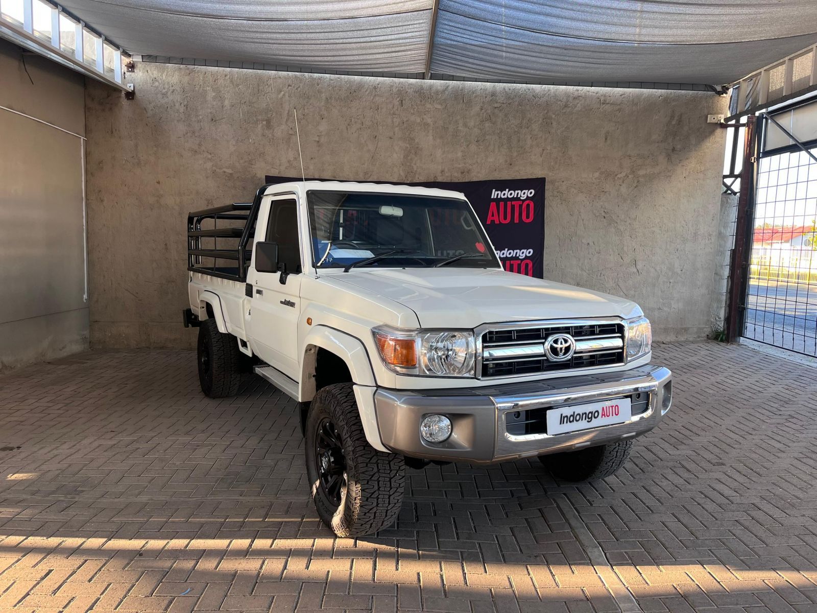 Lyalonga Toyota Land Cruiser atulanditha mo Namibia
