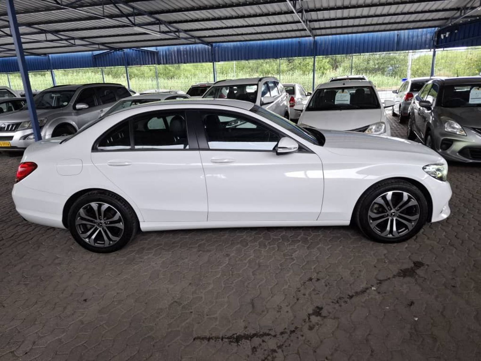 Lyalonga Mercedes-Benz C Class atulanditha mo Namibia