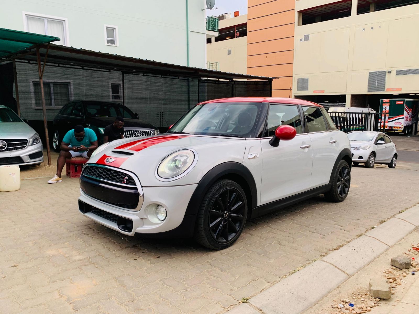 Lyalonga Mini Cooper S atulanditha mo Namibia
