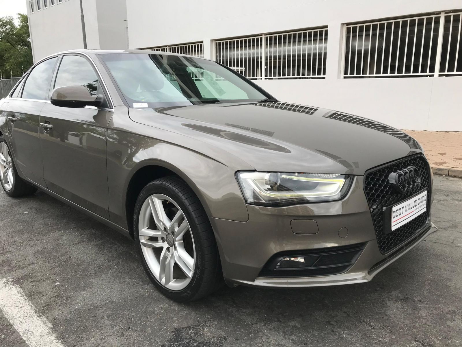 Lyalonga Audi A4 atulanditha mo Namibia