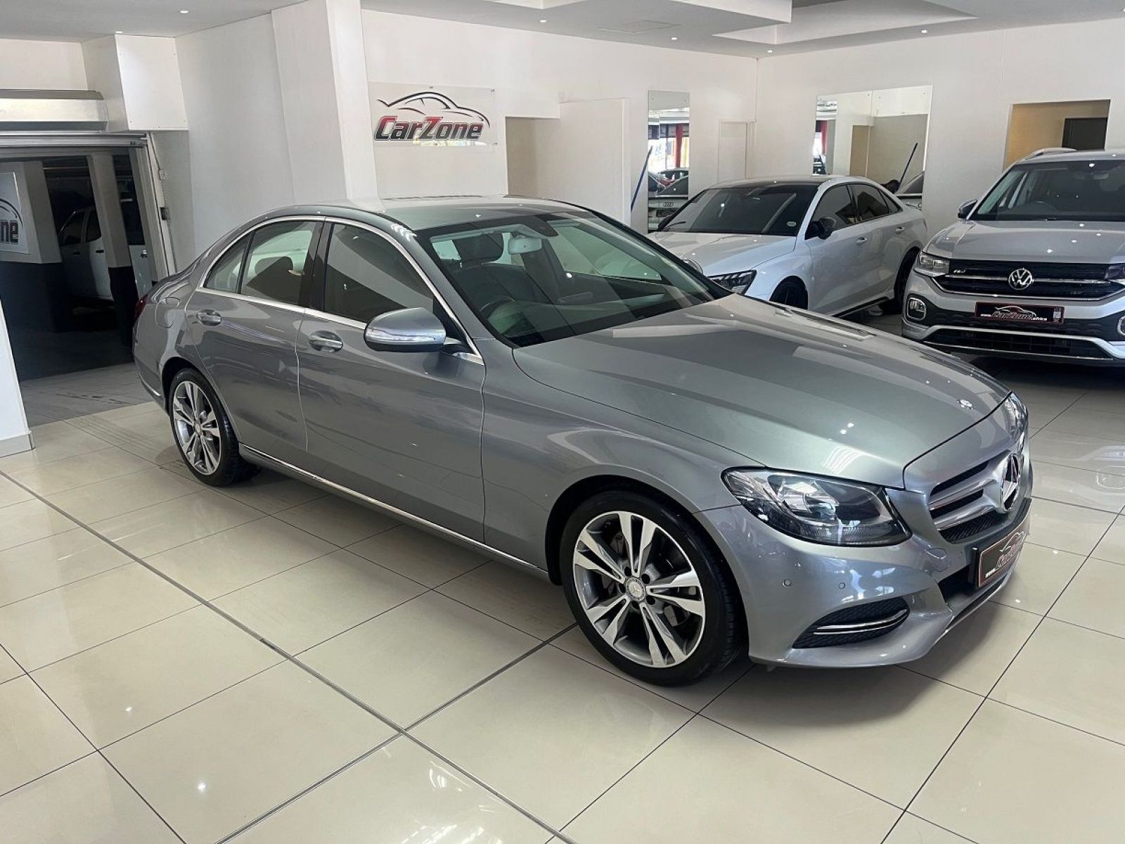 Lyalonga Mercedes-Benz C Class atulanditha mo Namibia