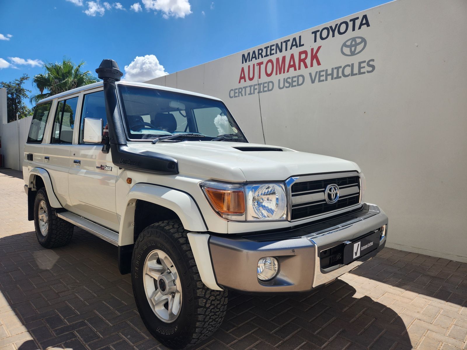 Lyalonga Toyota Land Cruiser atulanditha mo Namibia