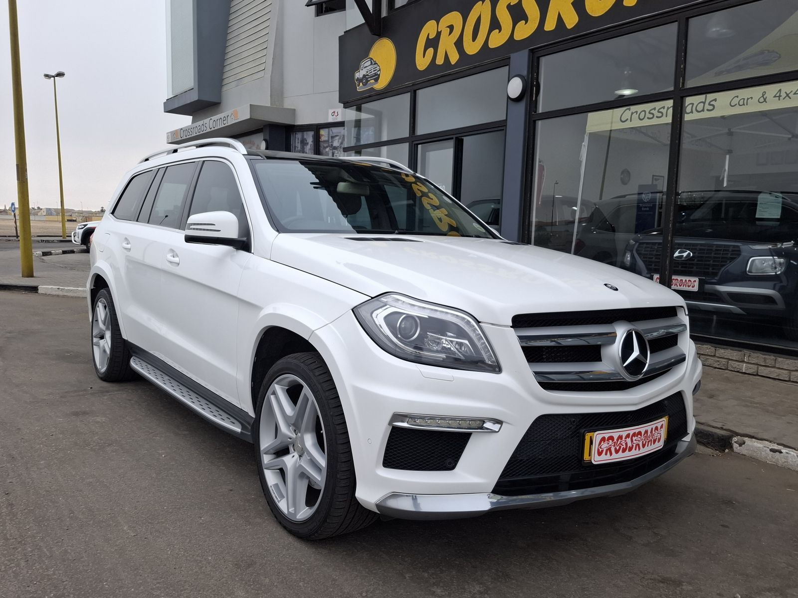 Lyalonga Mercedes-Benz GL Class atulanditha mo Namibia