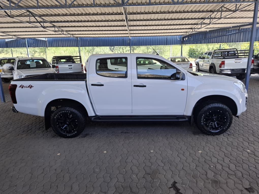 Lyalonga Isuzu D-MAX atulanditha mo Namibia