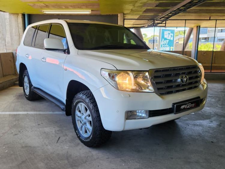Lyalonga Toyota Land Cruiser atulanditha mo Namibia