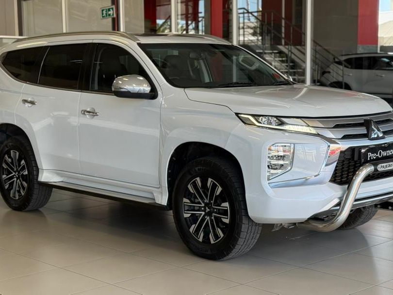 Lyalonga Mitsubishi Pajero atulanditha mo Namibia