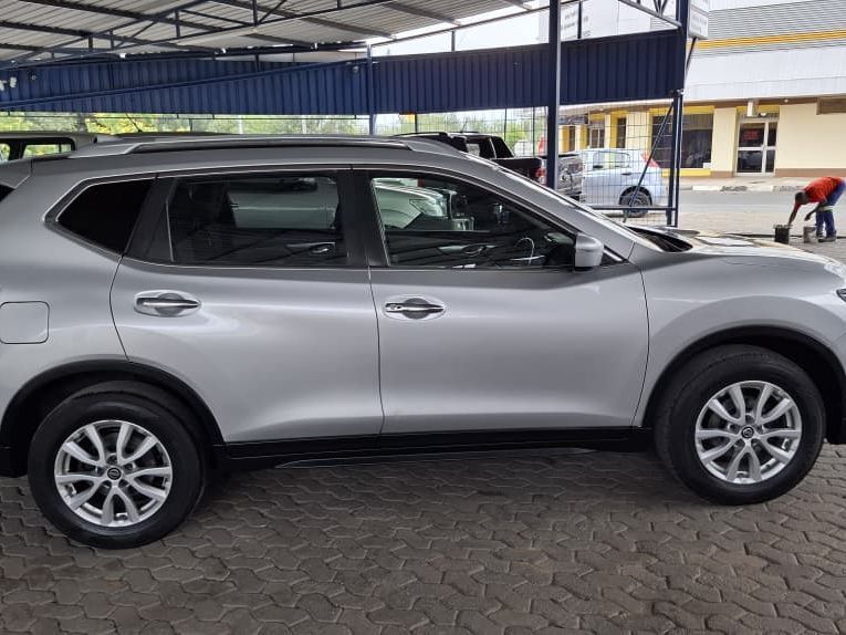 Lyalonga Nissan X-trail atulanditha mo Namibia