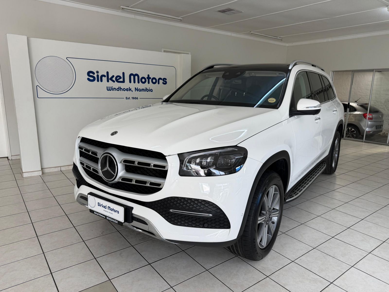 Lyalonga Mercedes-Benz GLS atulanditha mo Namibia