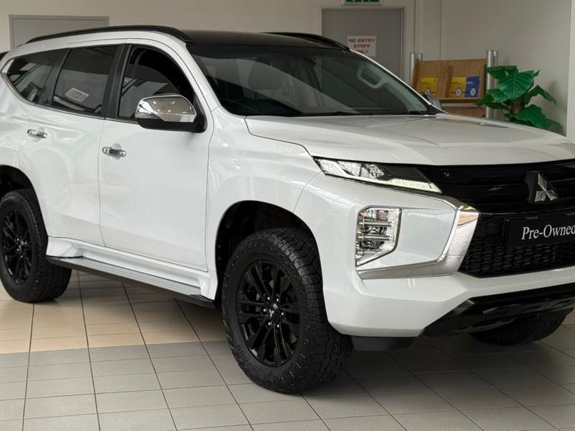 Lyalonga Mitsubishi Pajero atulanditha mo Namibia