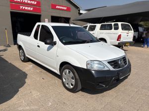 Nissan NP200