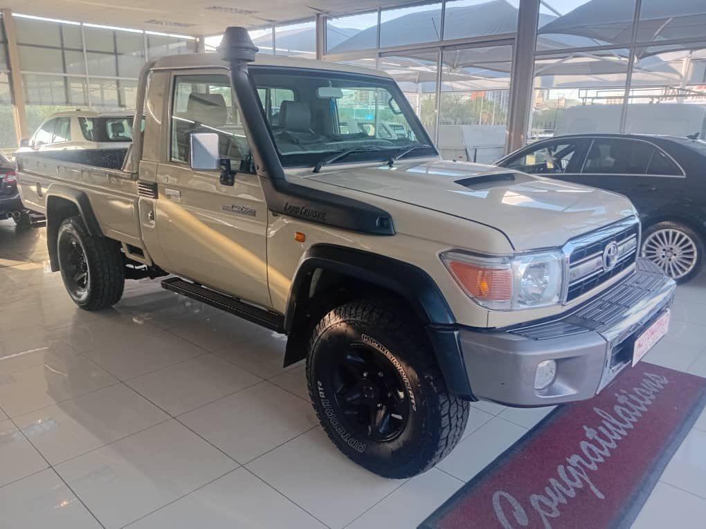 Lyalonga Toyota Land Cruiser atulanditha mo Namibia
