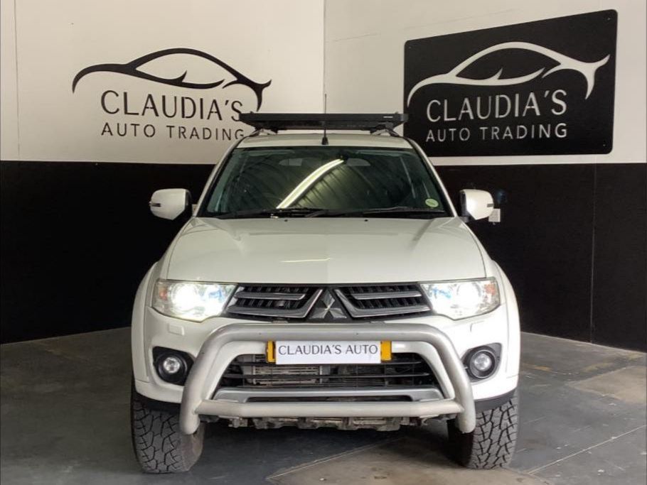 Lyalonga Mitsubishi Pajero atulanditha mo Namibia