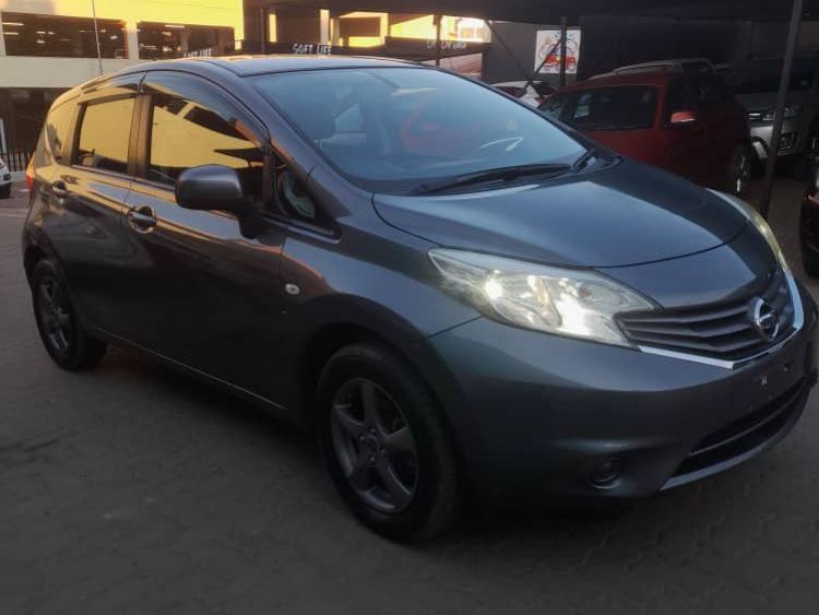 Lyalonga Nissan Note atulanditha mo Namibia