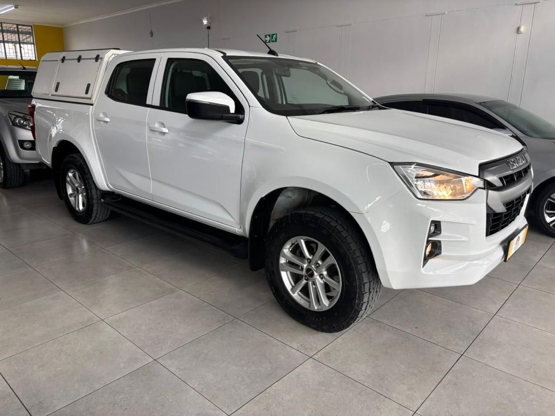 Lyalonga Isuzu D-MAX atulanditha mo Namibia