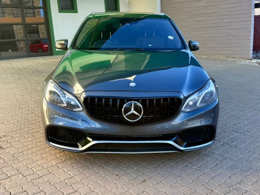Lyalonga Mercedes-Benz E Class atulanditha mo Namibia