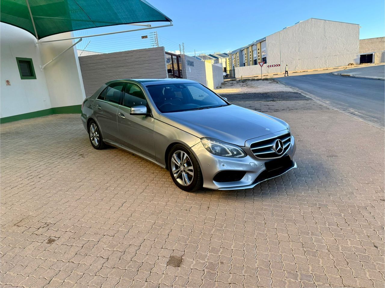 Lyalonga Mercedes-Benz E Class atulanditha mo Namibia