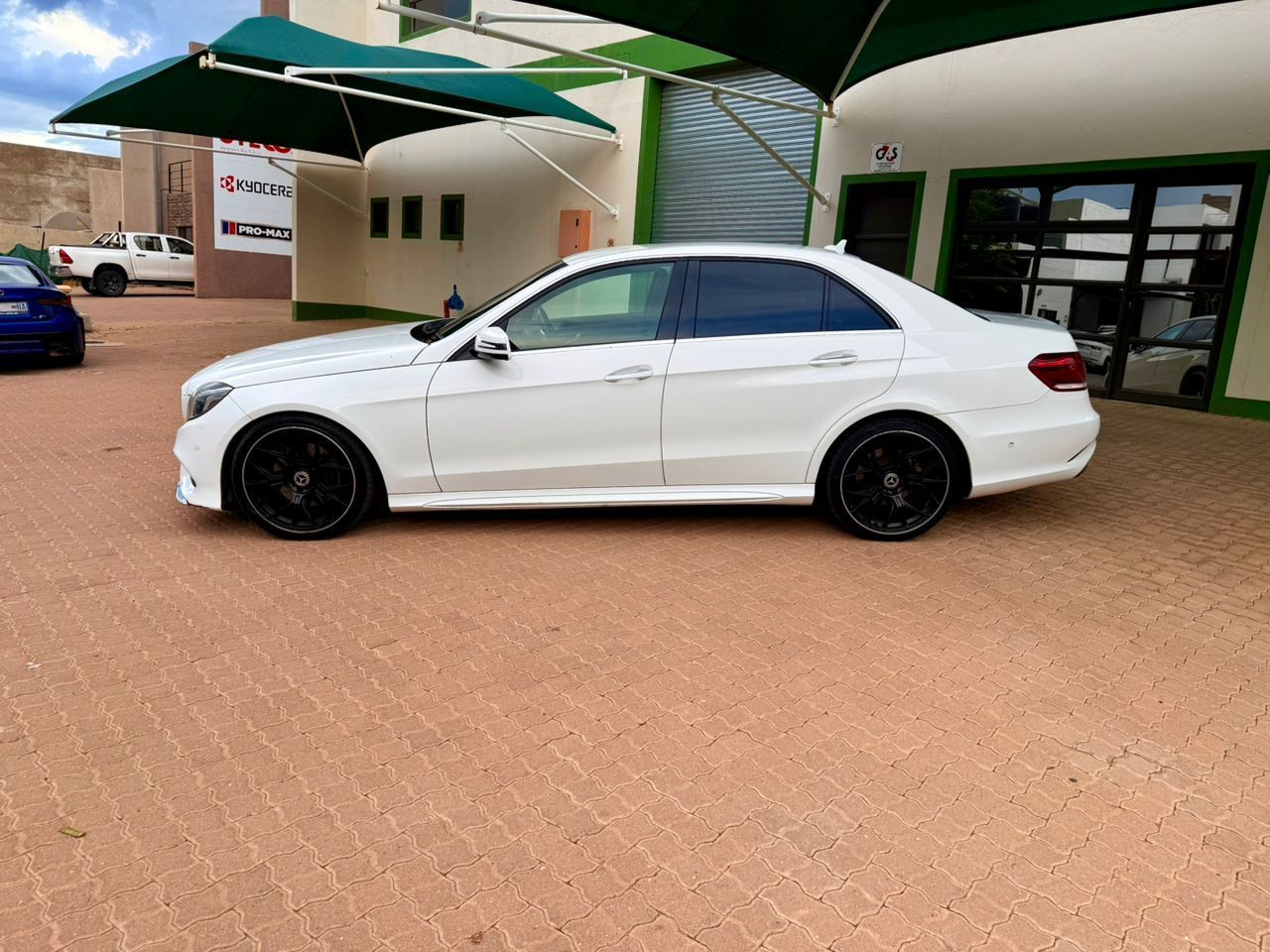 Lyalonga Mercedes-Benz E Class atulanditha mo Namibia