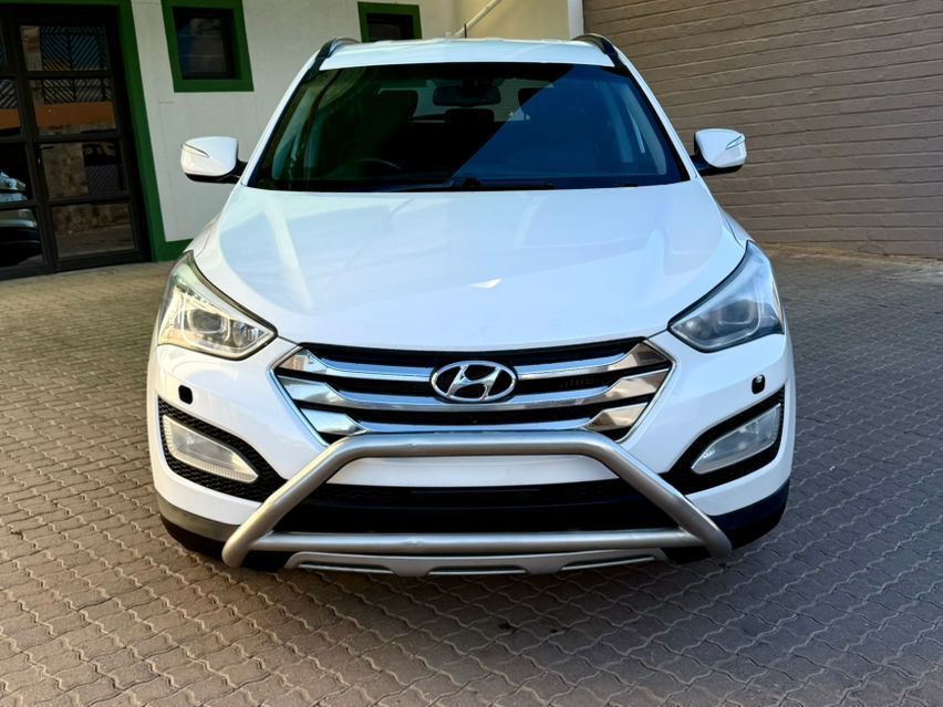 Lyalonga Hyundai Santa-Fe atulanditha mo Namibia