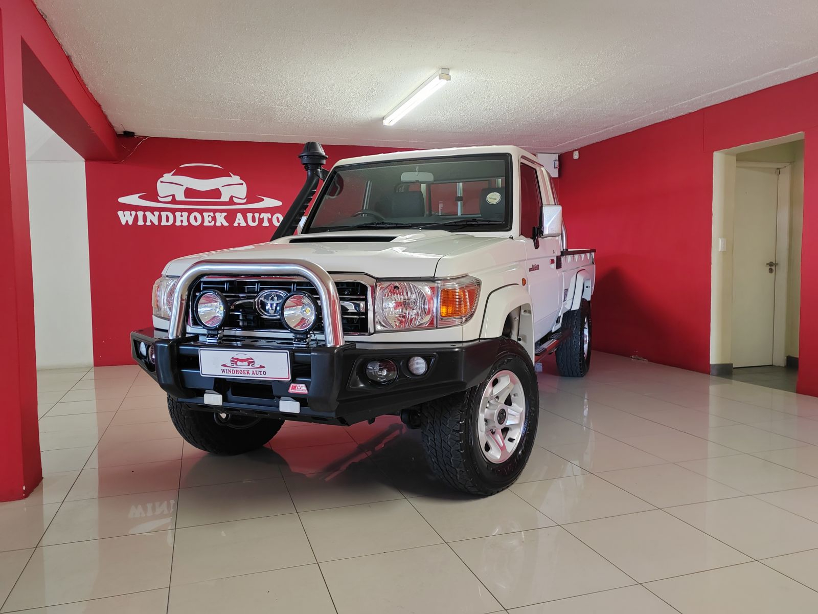 Lyalonga Toyota Land Cruiser atulanditha mo Namibia