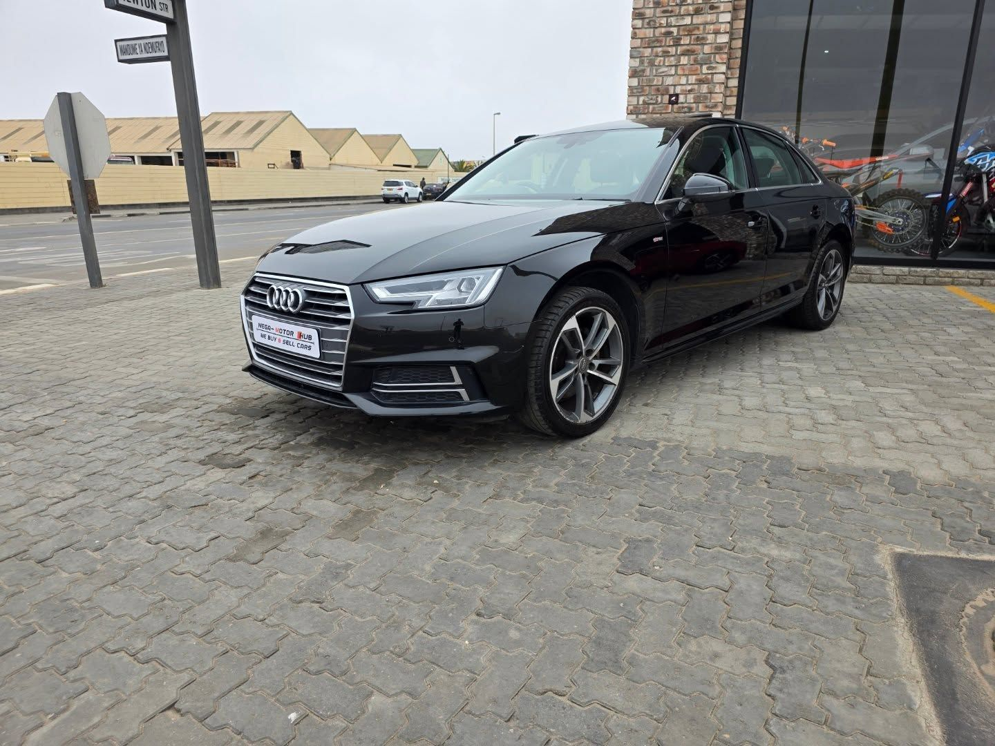 Lyalonga Audi A4 atulanditha mo Namibia
