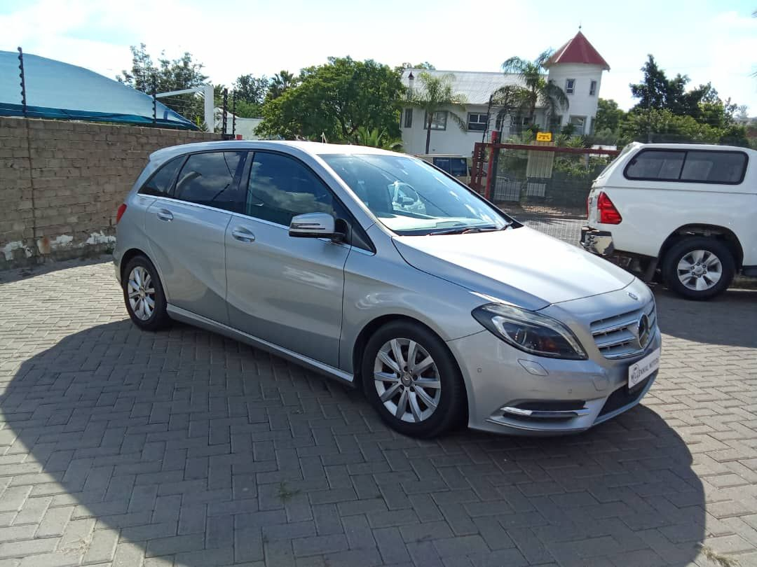Lyalonga Mercedes-Benz B Class atulanditha mo Namibia
