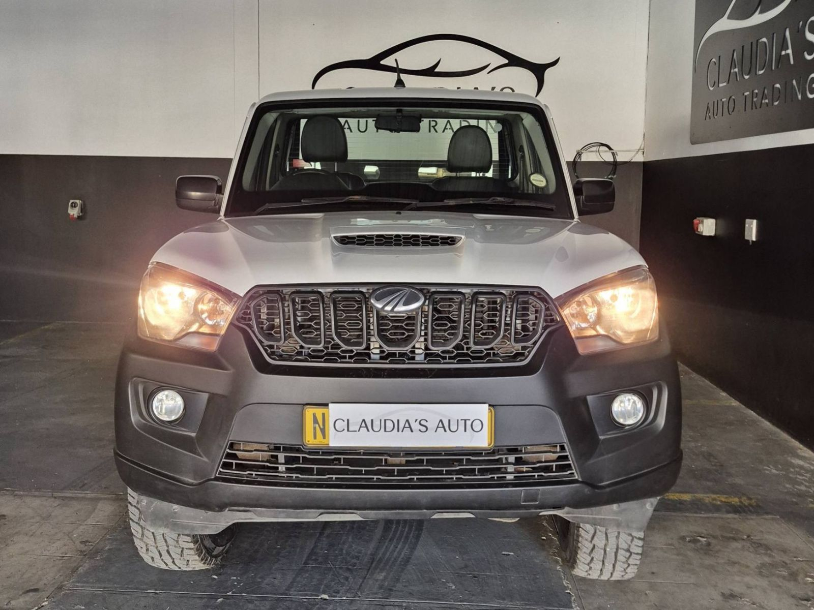 Lyalonga Mahindra PIK UP atulanditha mo Namibia