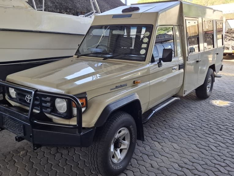 Lyalonga Toyota Land Cruiser atulanditha mo Namibia