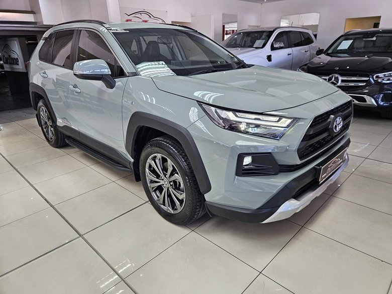 Lyalonga Toyota Rav4 atulanditha mo Namibia
