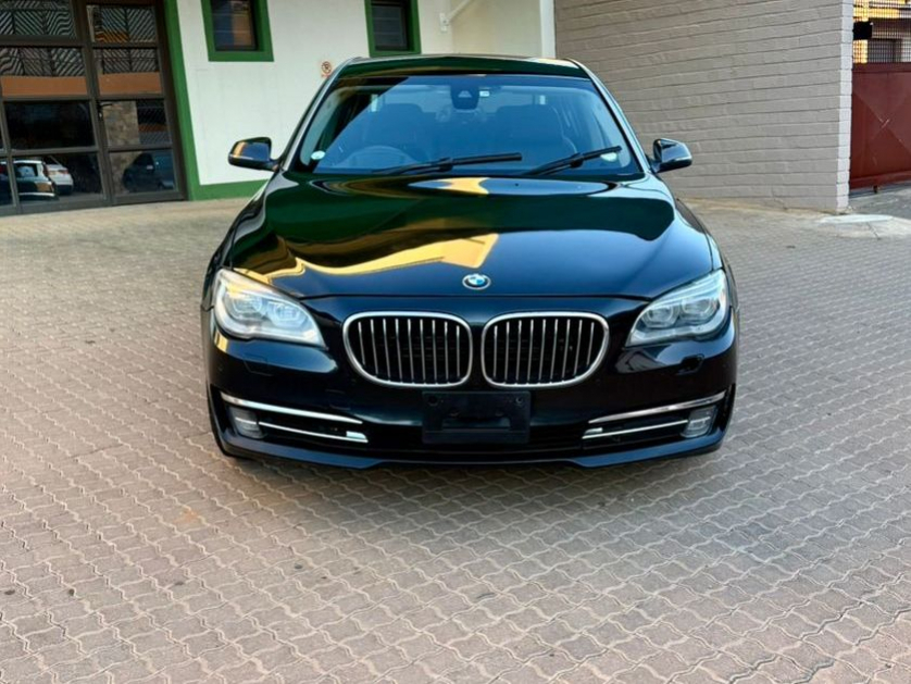 Lyalonga BMW 7 Series atulanditha mo Namibia