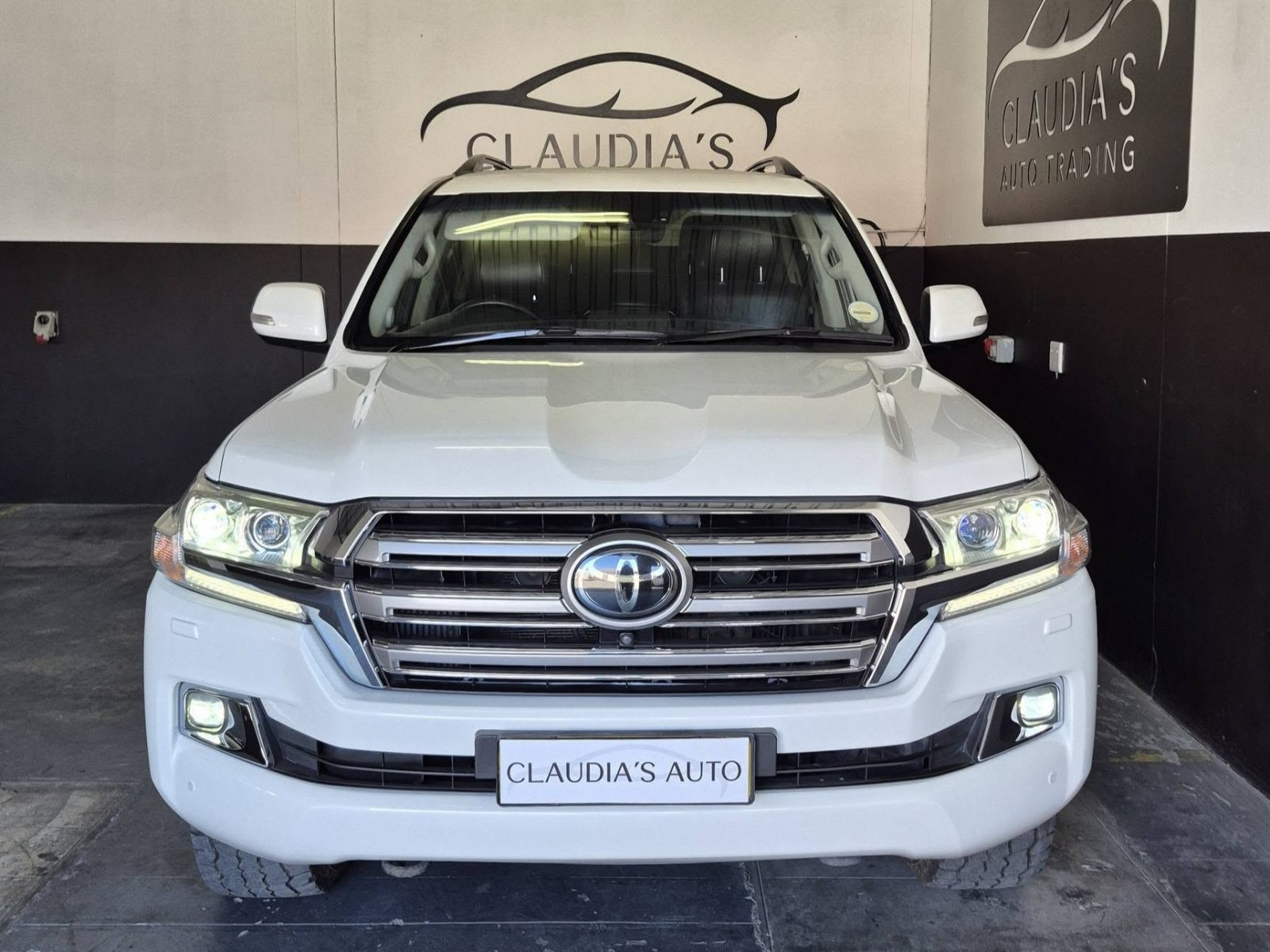 Lyalonga Toyota Land Cruiser atulanditha mo Namibia