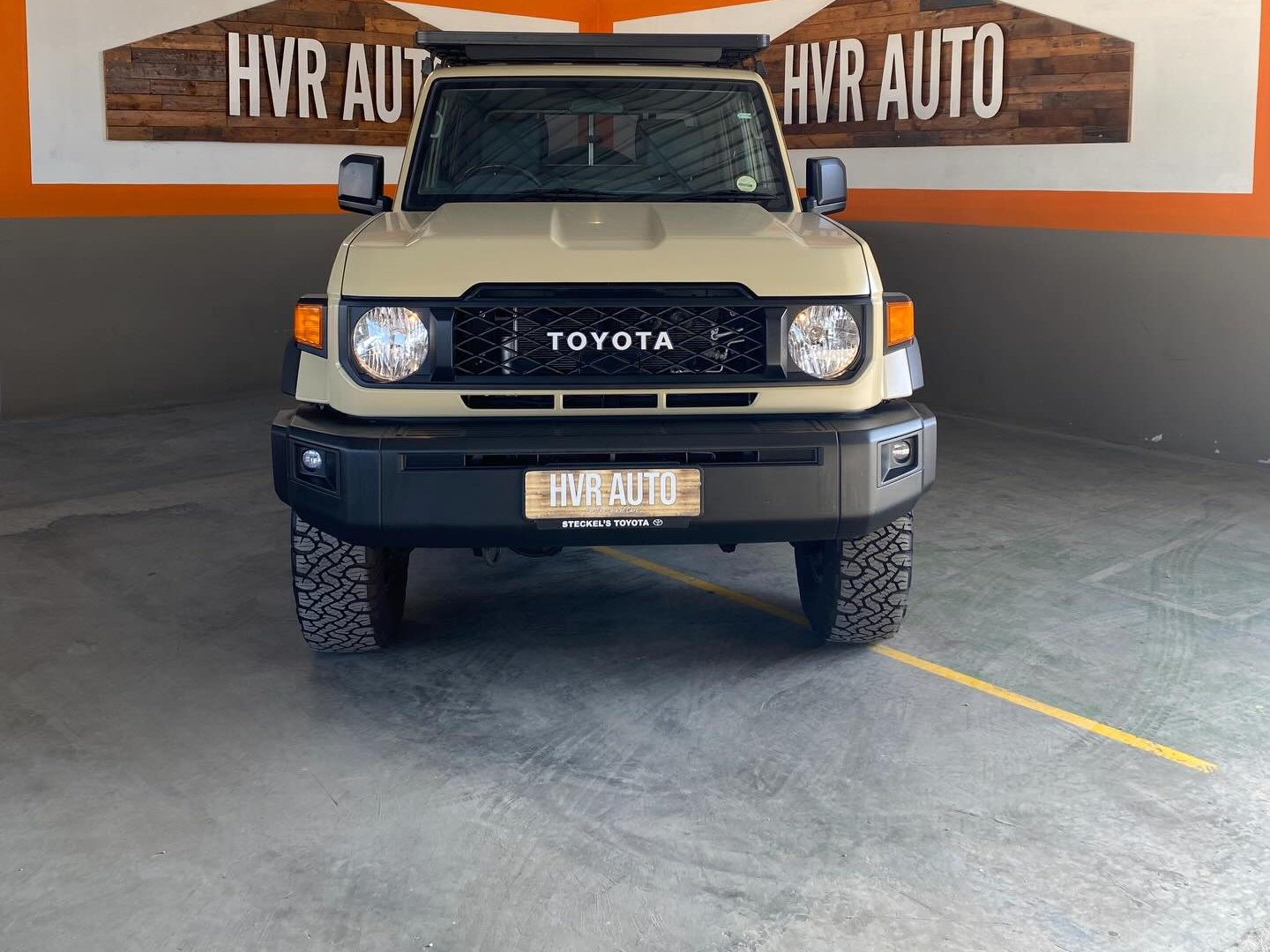 Lyalonga Toyota Land Cruiser atulanditha mo Namibia