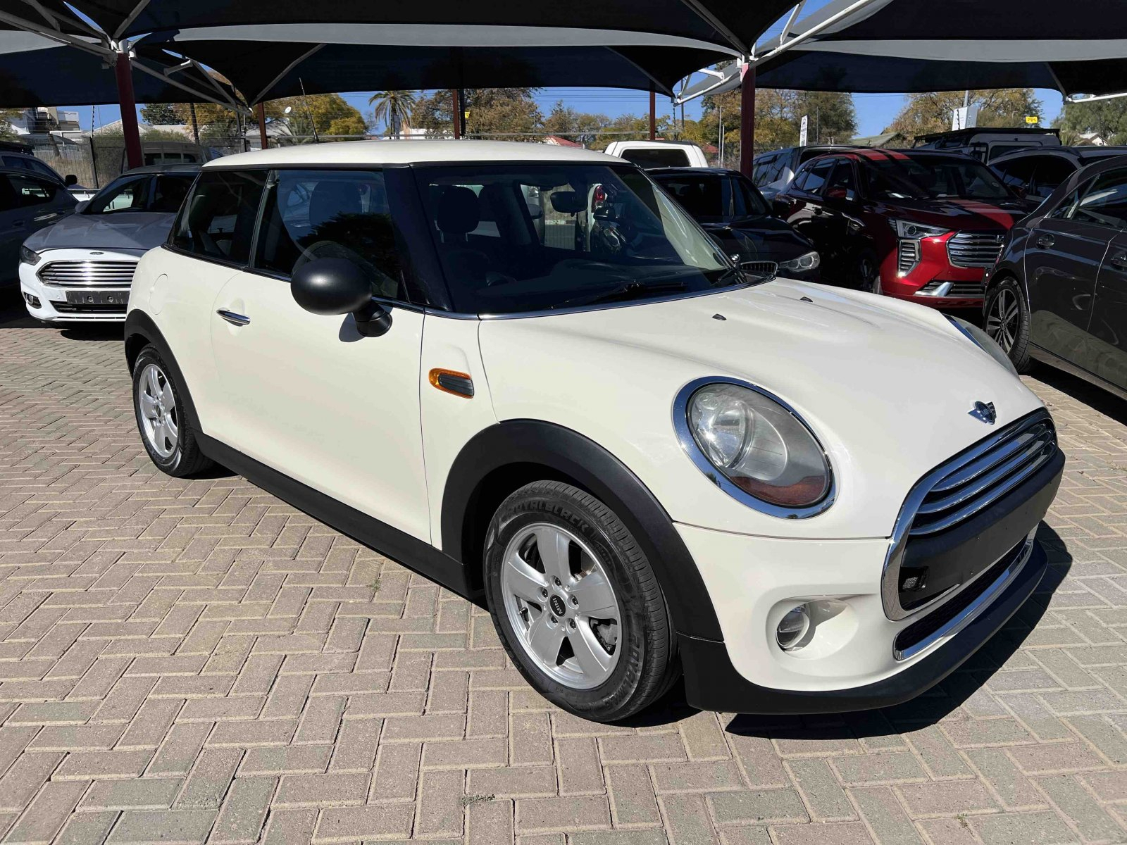 Lyalonga Mini Cooper atulanditha mo Namibia