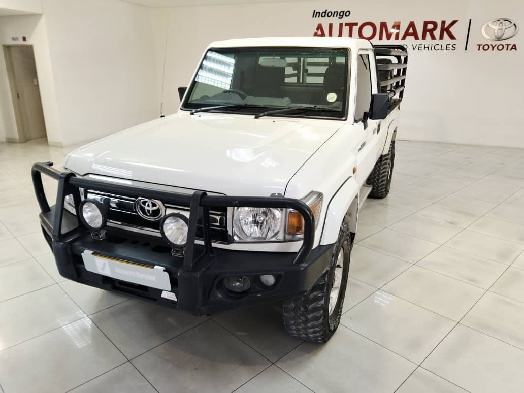 Lyalonga Toyota Land Cruiser atulanditha mo Namibia