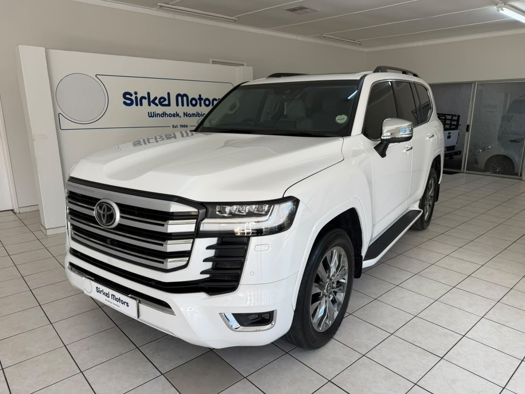 Lyalonga Toyota Land Cruiser atulanditha mo Namibia