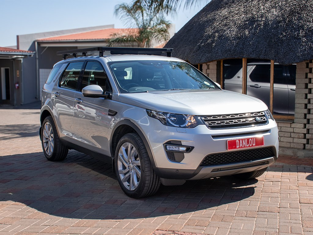 Lyalonga Land Rover Discovery atulanditha mo Namibia