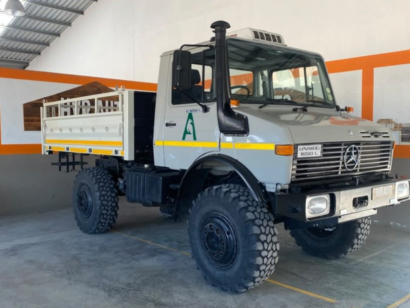 Lyalonga Mercedes-Benz Unimog 1650 L atulanditha mo Namibia