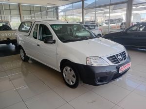 Nissan NP200
