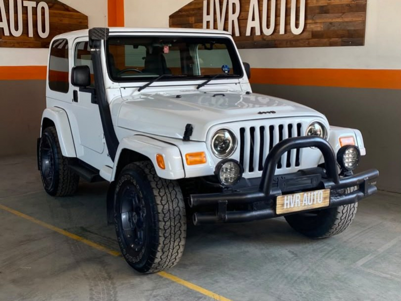 Lyalonga Jeep Wrangler atulanditha mo Namibia