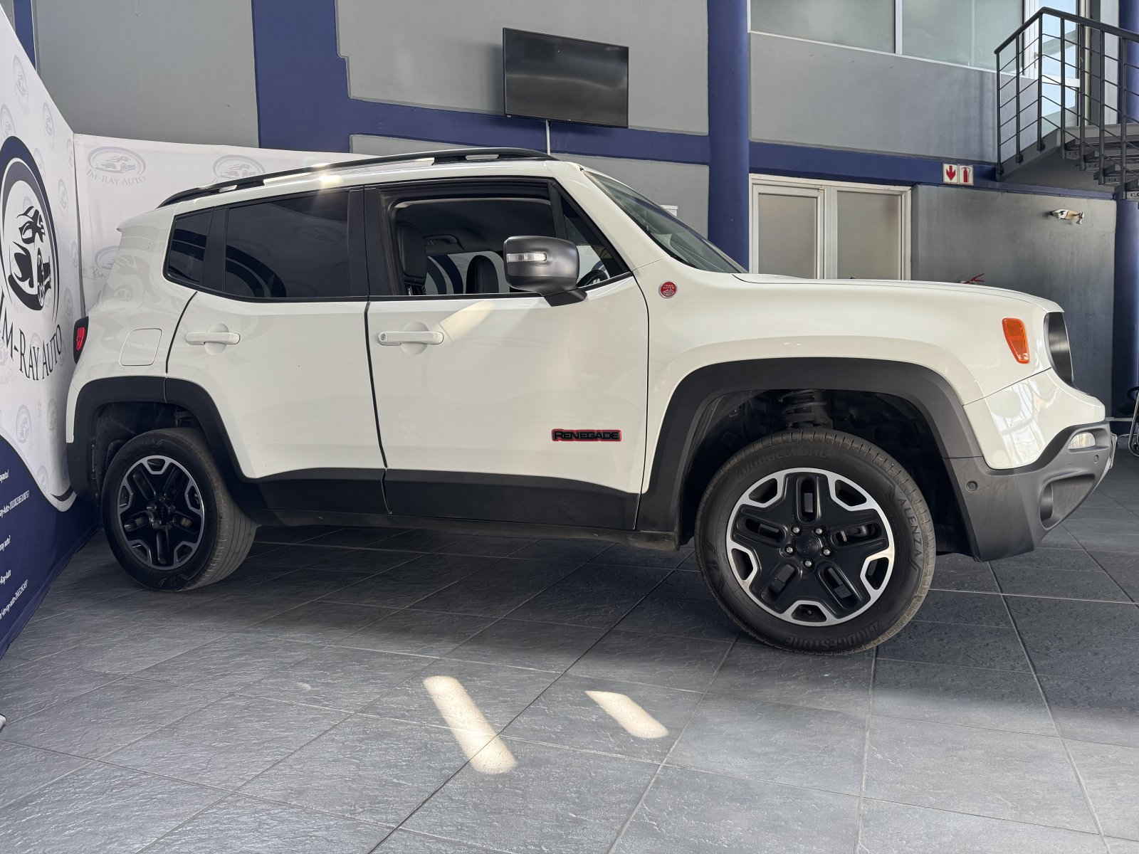 Lyalonga Jeep Renegade atulanditha mo Namibia
