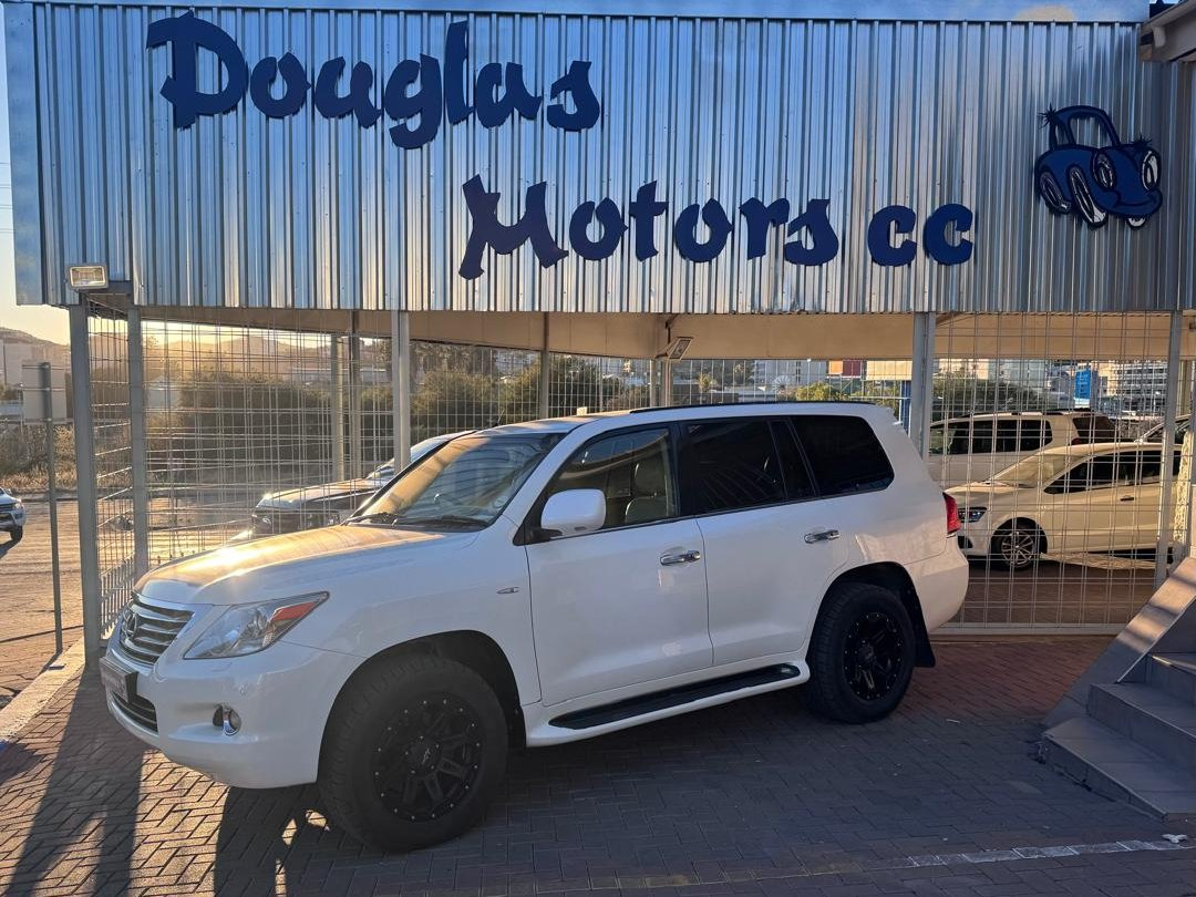 Lyalonga Toyota Land Cruiser atulanditha mo Namibia