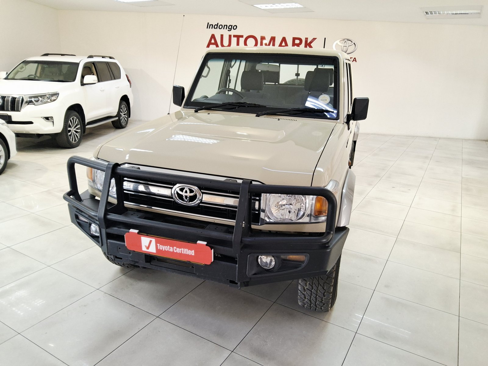 Lyalonga Toyota Land Cruiser atulanditha mo Namibia