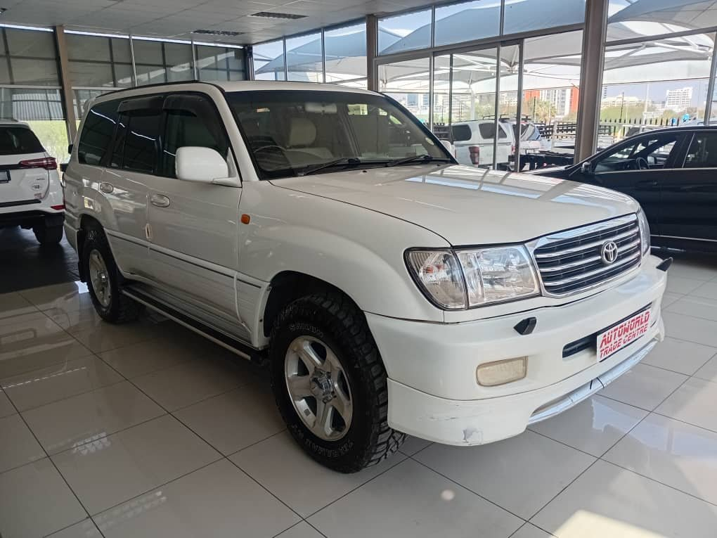 Lyalonga Toyota Land Cruiser atulanditha mo Namibia