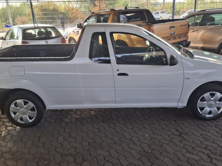 Lyalonga Nissan NP200 atulanditha mo Namibia