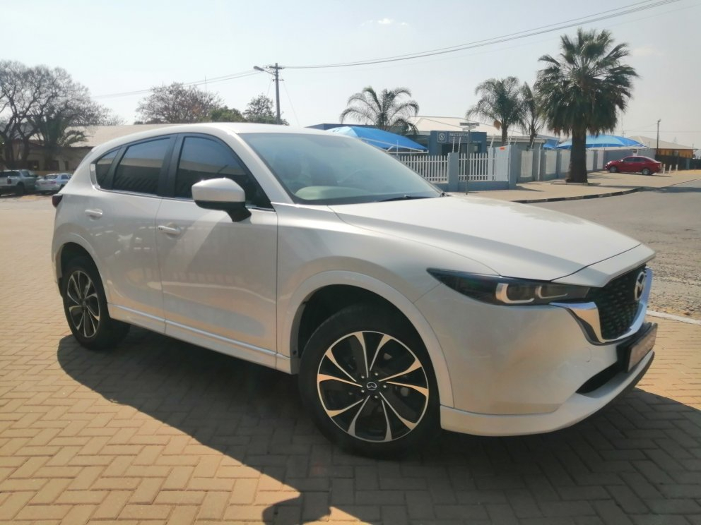 Lyalonga Mazda CX-5 atulanditha mo Namibia