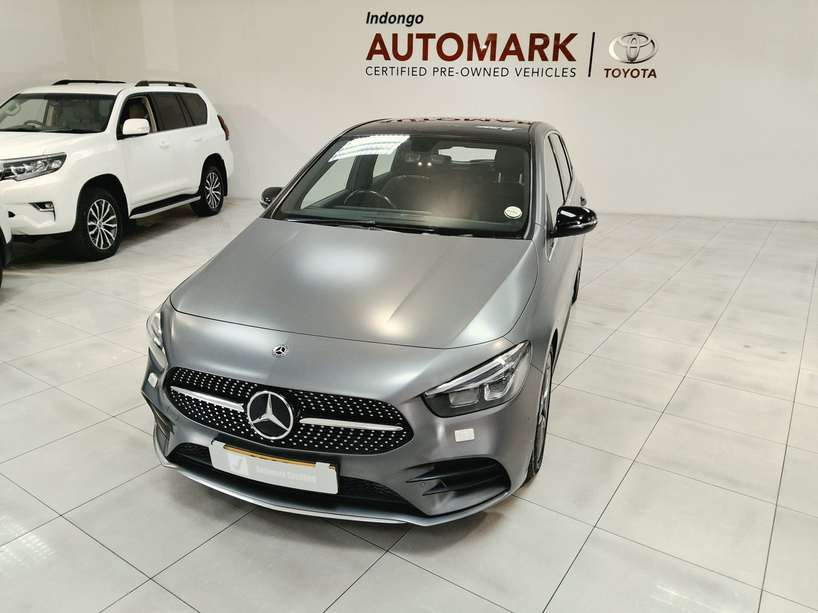 Lyalonga Mercedes-Benz B Class atulanditha mo Namibia