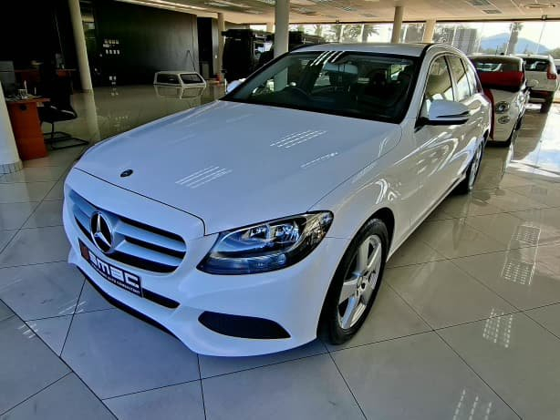 Lyalonga Mercedes-Benz C Class atulanditha mo Namibia