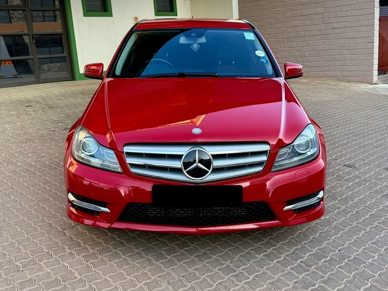 Lyalonga Mercedes-Benz C Class atulanditha mo Namibia